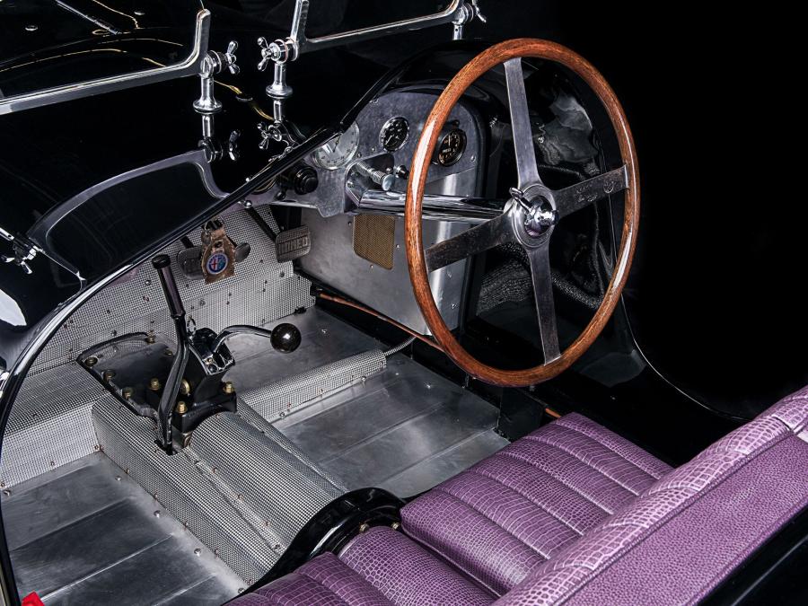 Интерьер Alfa Romeo 6C 1750 SS 1929 года  (фото 12 из 15)